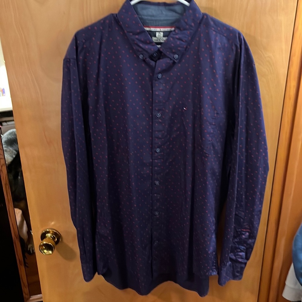 Tommy Hilfiger button down casual/dressy